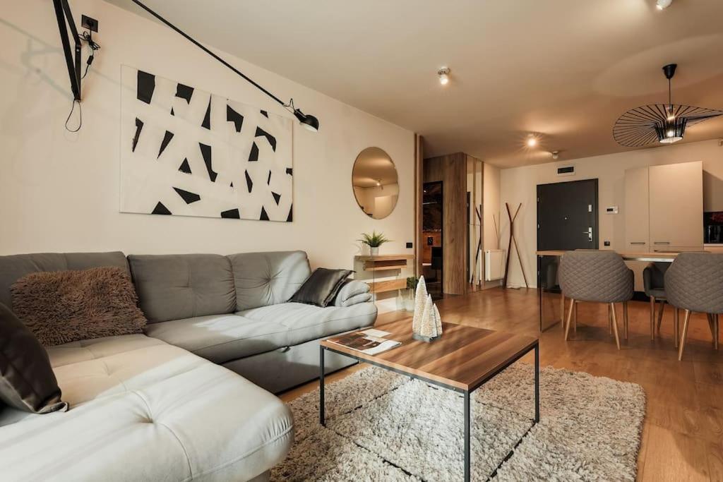 Nest Inn Magic Apartment Cluj-Napoca Luaran gambar